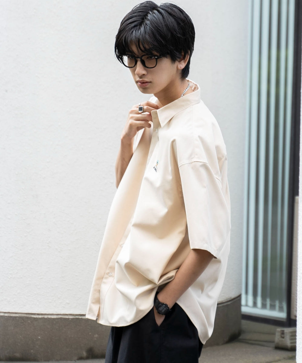 ベージュ モデル：180cm L着用