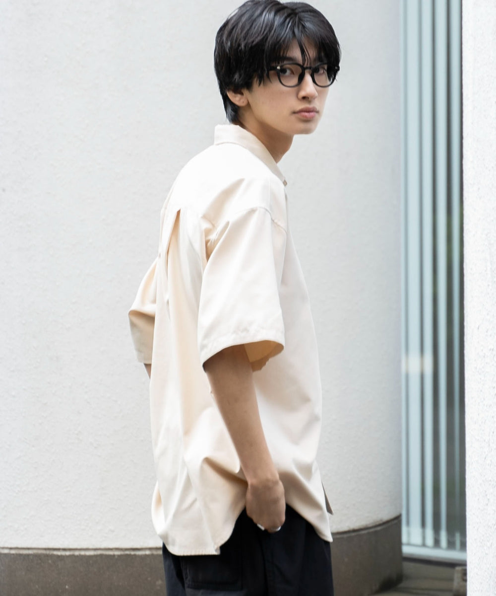 ベージュ モデル：180cm L着用