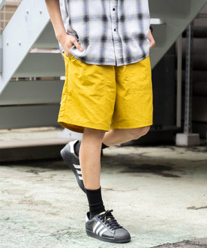 マスタード モデル：180cm L着用