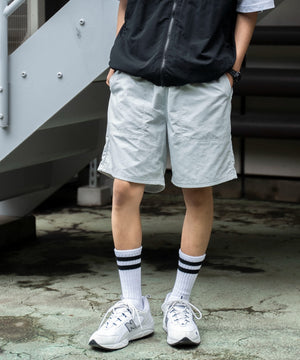 ブルーその他 モデル：180cm L着用