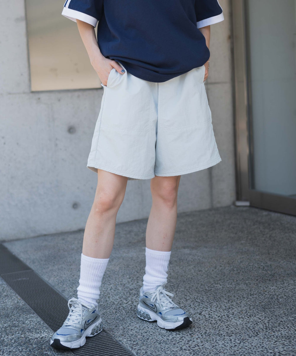 ブルーその他 モデル：161cm M着用