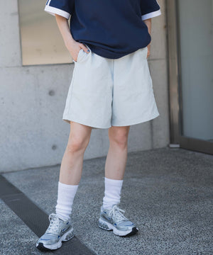 ブルーその他 モデル：161cm M着用