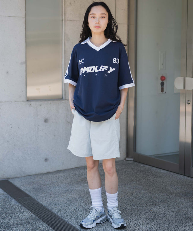 ブルーその他 モデル：161cm M着用