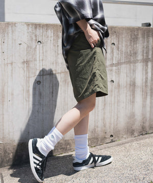 オリーブ モデル：161cm M着用