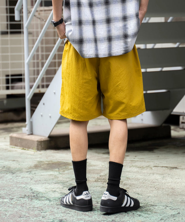 マスタード モデル：180cm L着用