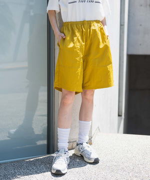 マスタード モデル：161cm M着用