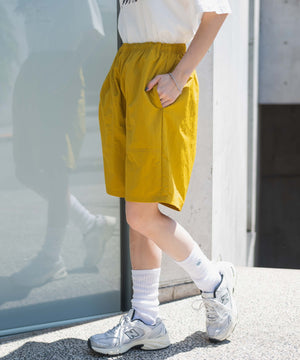 マスタード モデル：161cm M着用