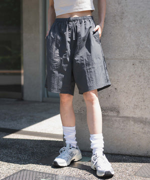 Dグレー モデル：161cm M着用