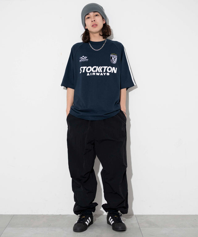 ネイビー モデル：174cm L着用