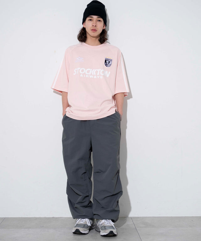 ピンク モデル：174cm L着用