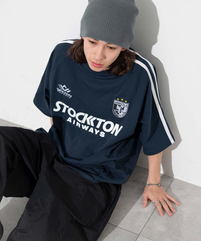 ネイビー モデル：174cm L着用