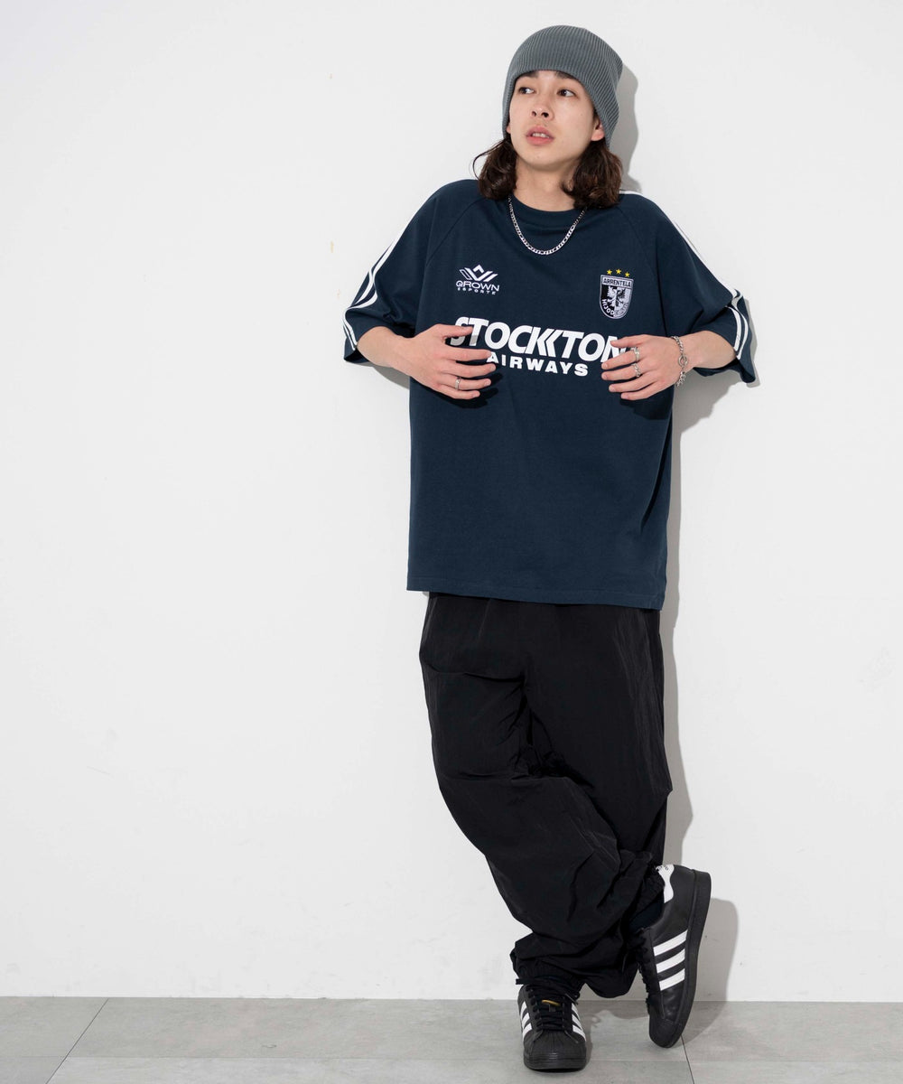 ネイビー モデル：174cm L着用