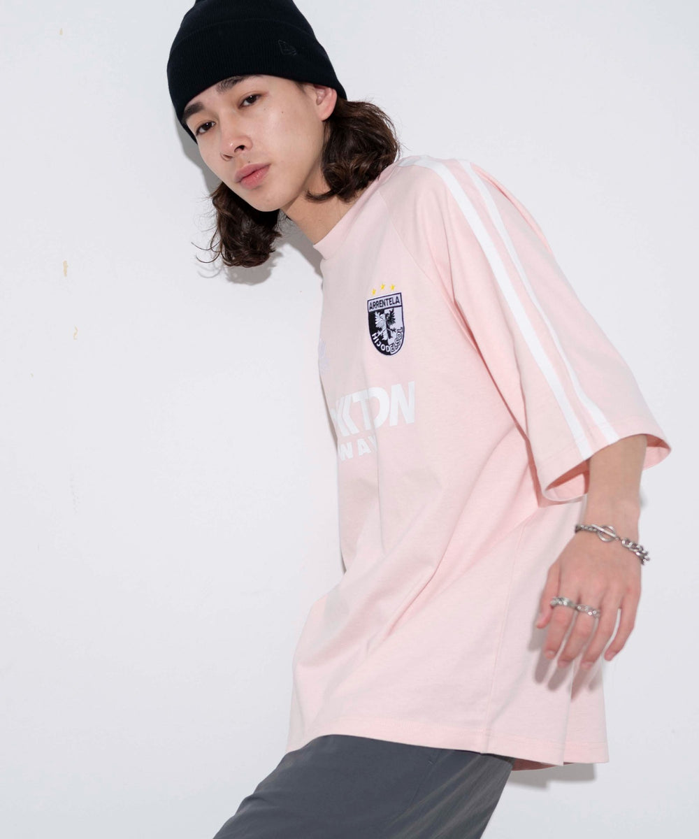 ピンク モデル：174cm L着用