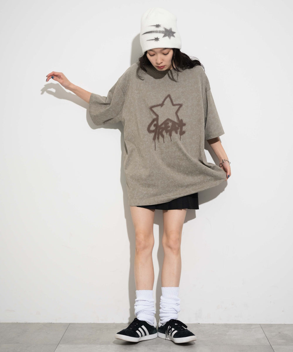 ベージュ　モデル:161cm L着用