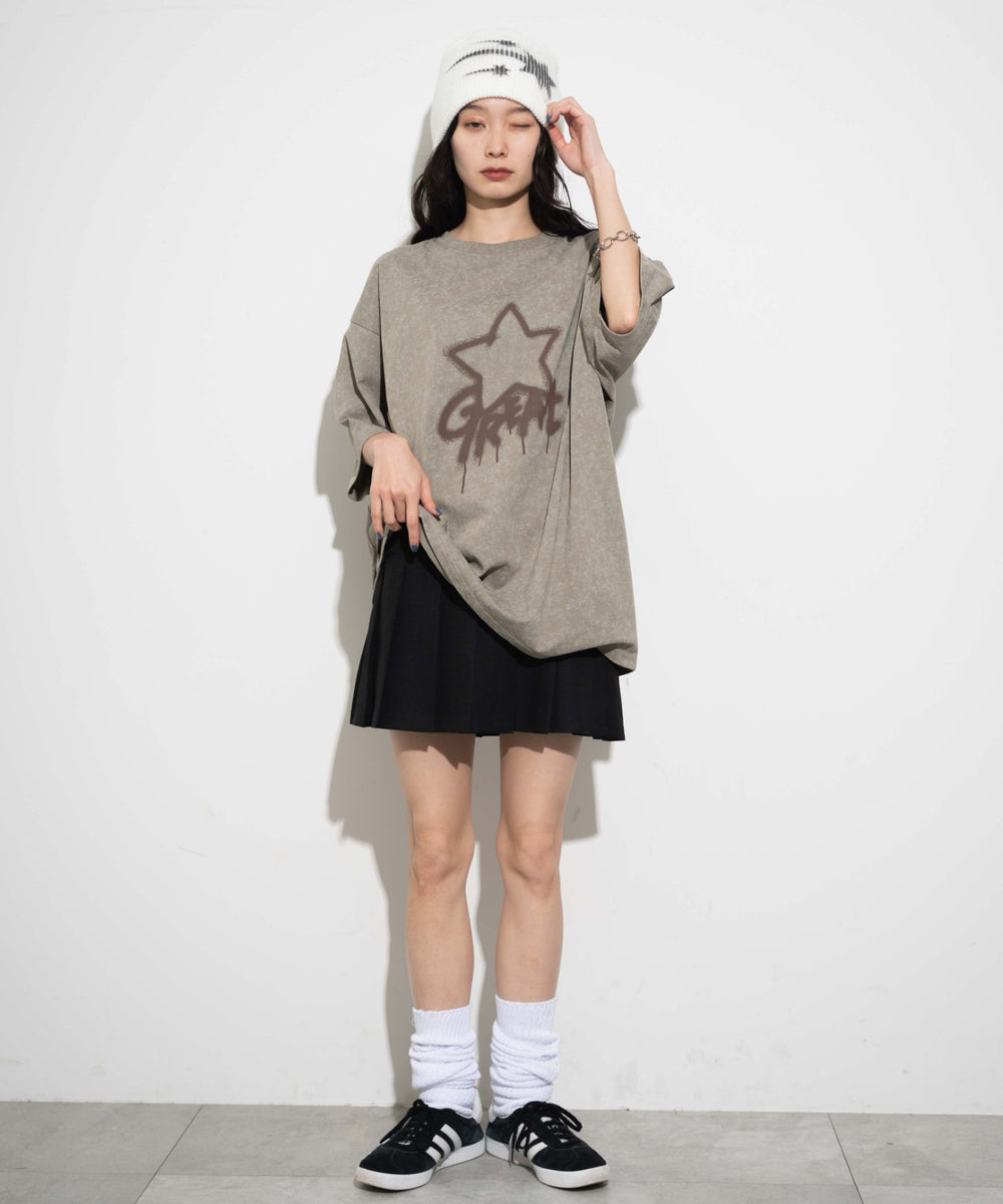 ベージュ　モデル:161cm L着用