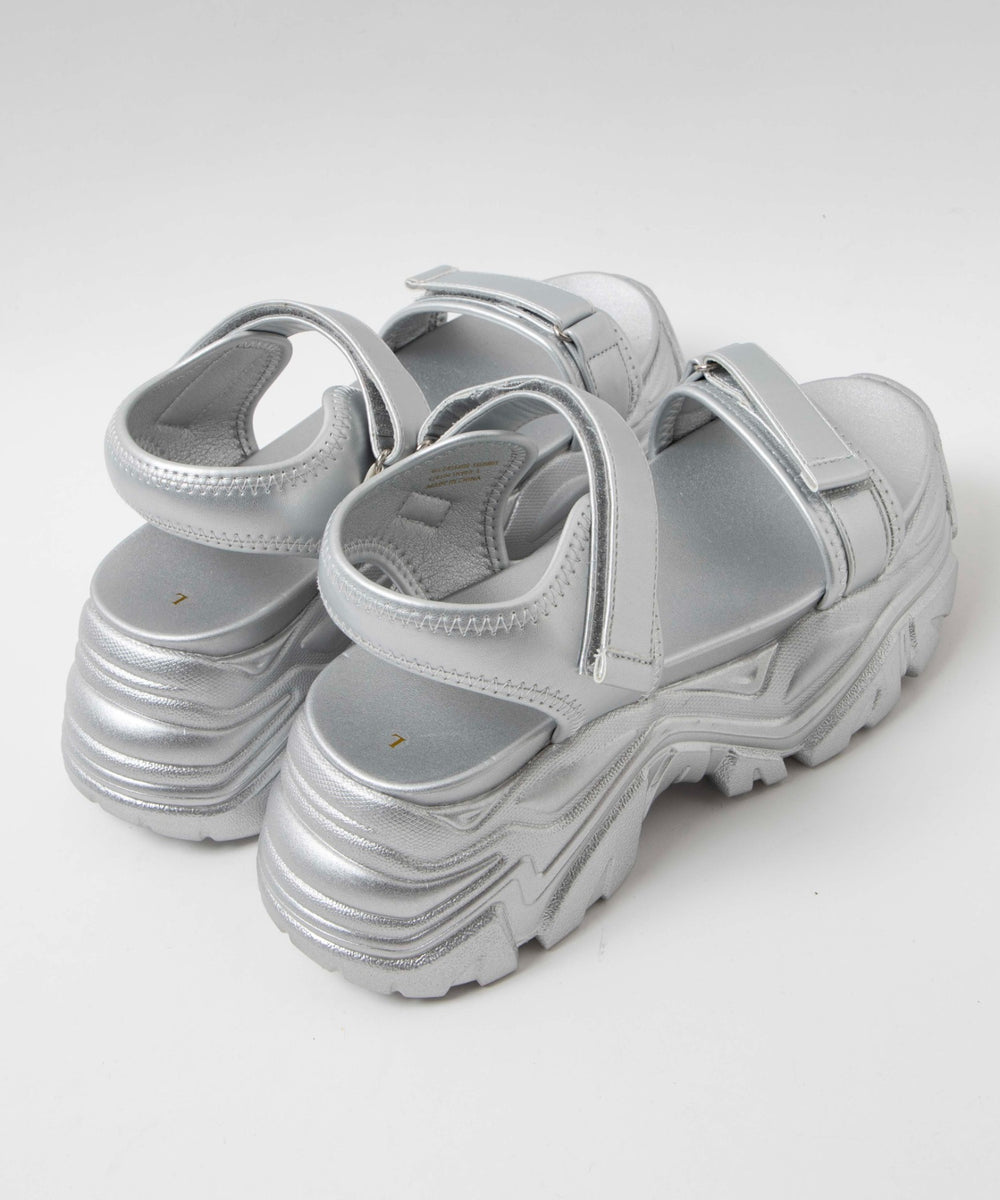 厚底ダッドスポーツサンダル