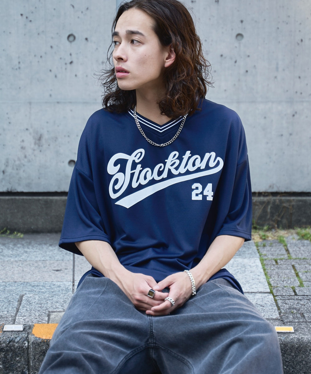 ネイビー モデル：174㎝ L着用