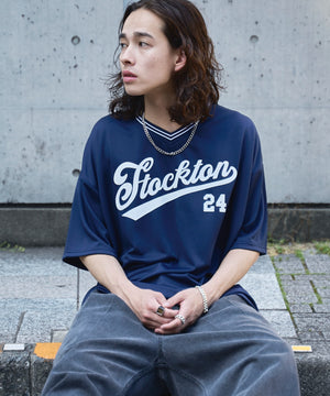 ネイビー モデル：174㎝ L着用