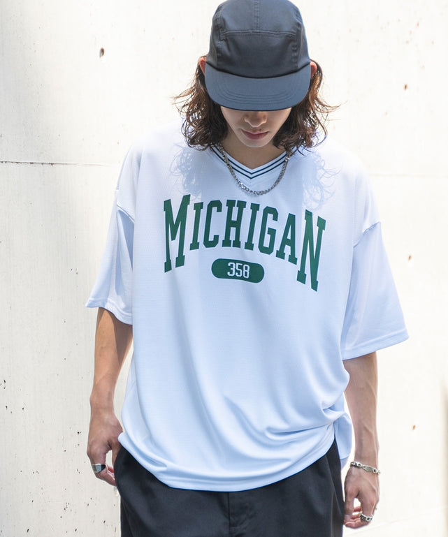 ホワイト モデル：174㎝ L着用