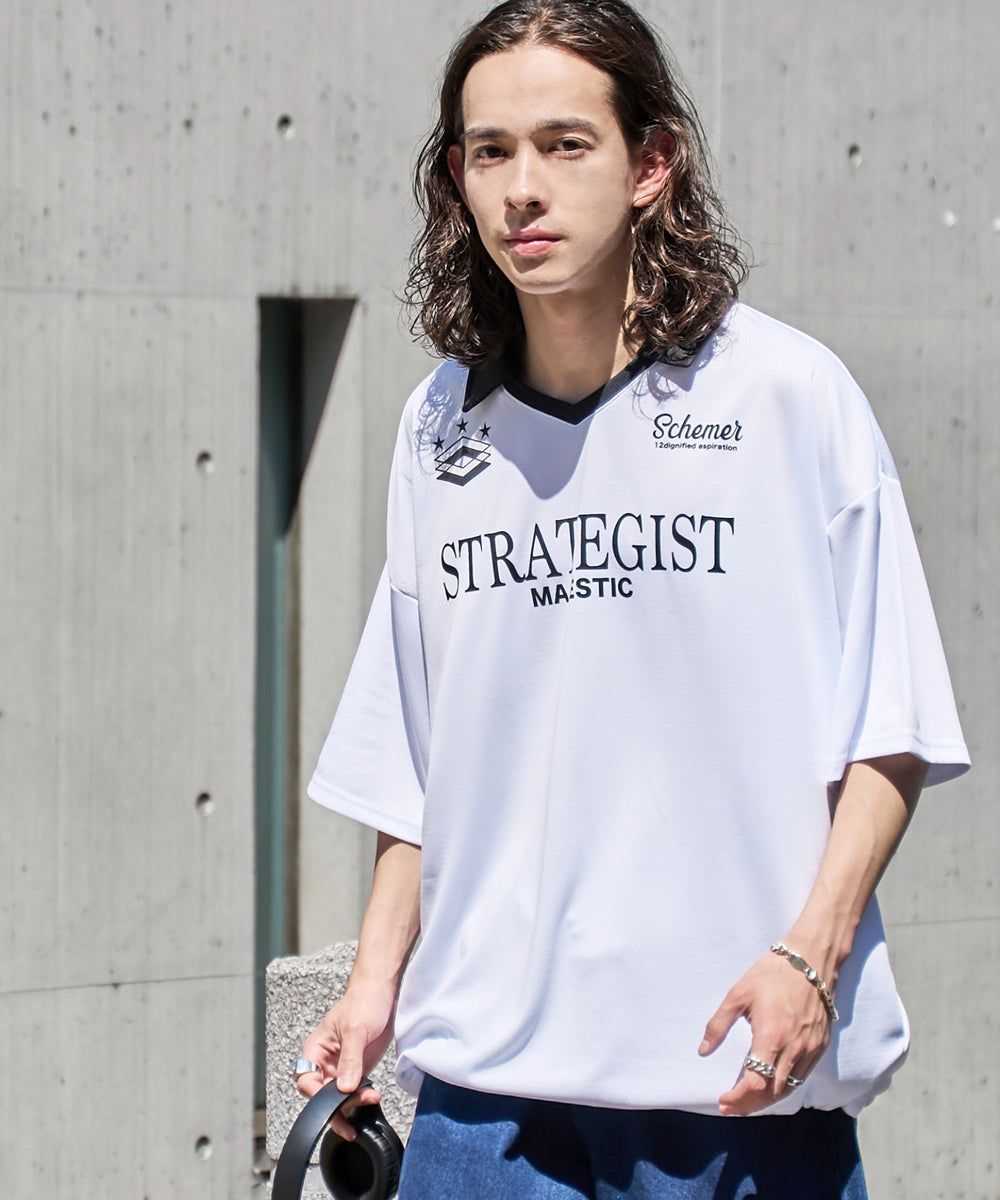 ホワイト モデル：174㎝ L着用