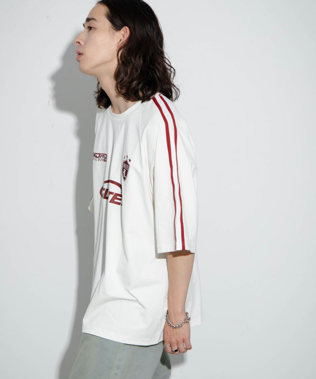 ホワイトアイボリー モデル：174㎝ L着用