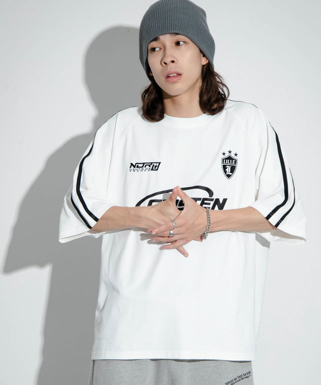 ホワイト モデル：174㎝ L着用