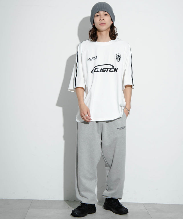 ホワイト モデル：174㎝ L着用