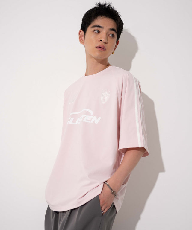 ピンク モデル：180cm L着用