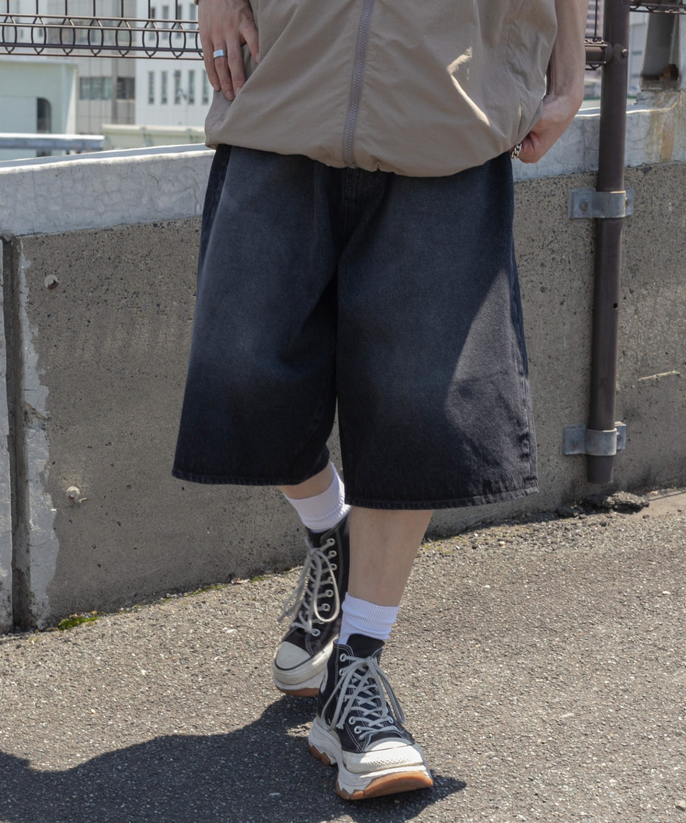 ブラック モデル：175cm L着用