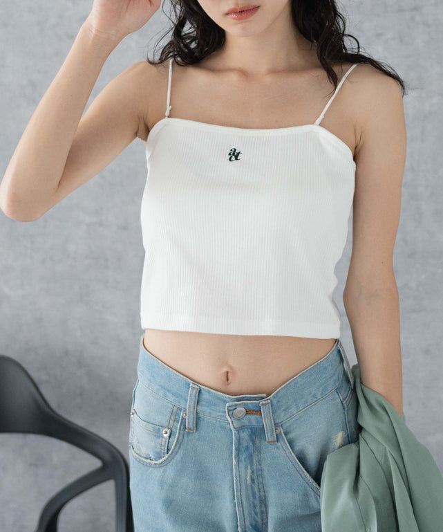 オフホワイト　モデル:161cm M着用