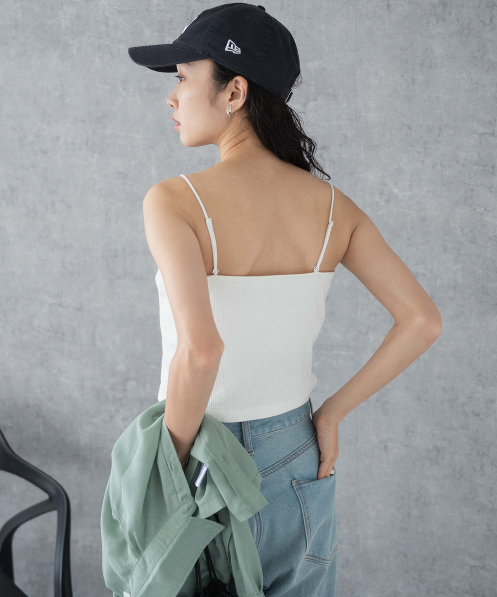 オフホワイト　モデル:161cm M着用