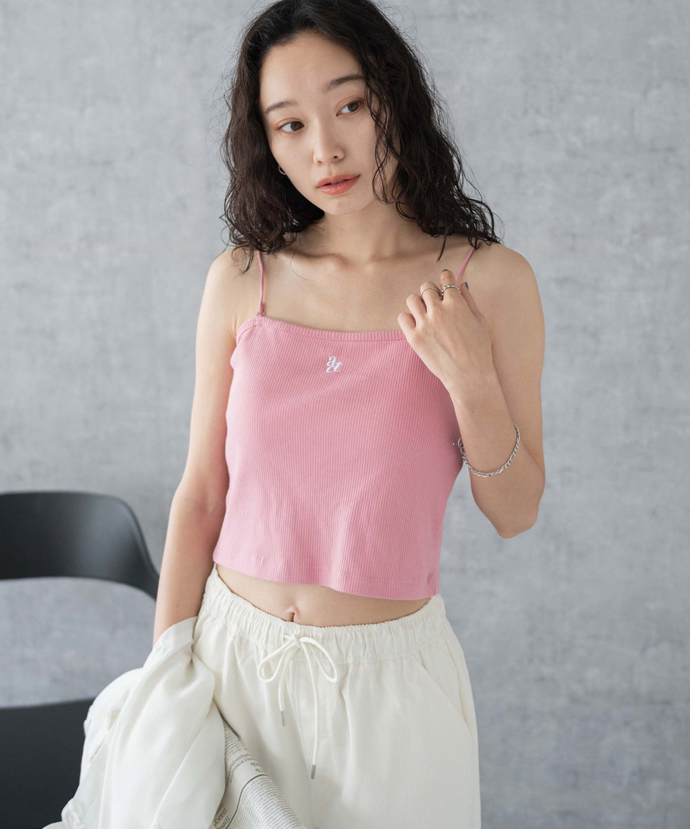 ピンク　モデル:161cm M着用