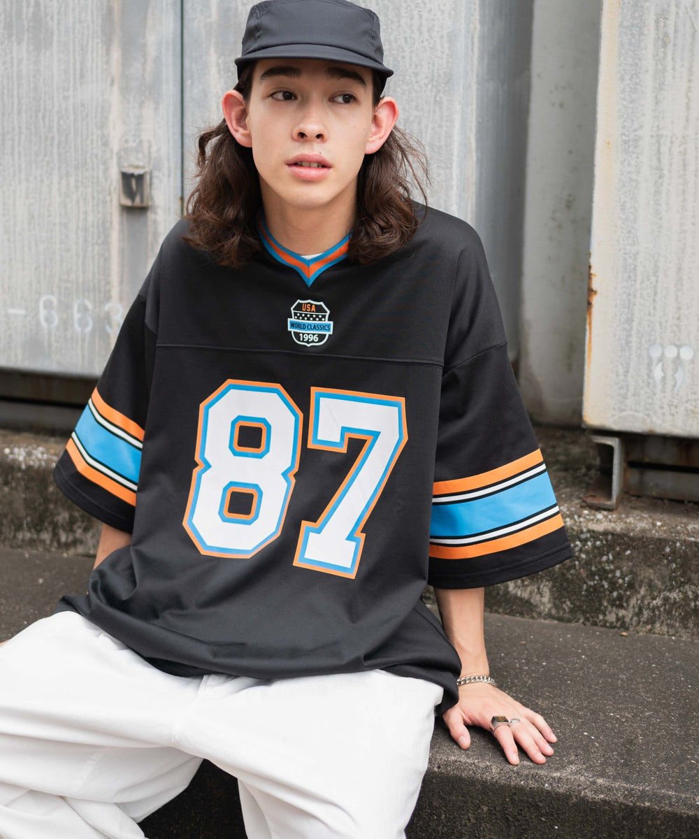 ブラック モデル：174cm L着用