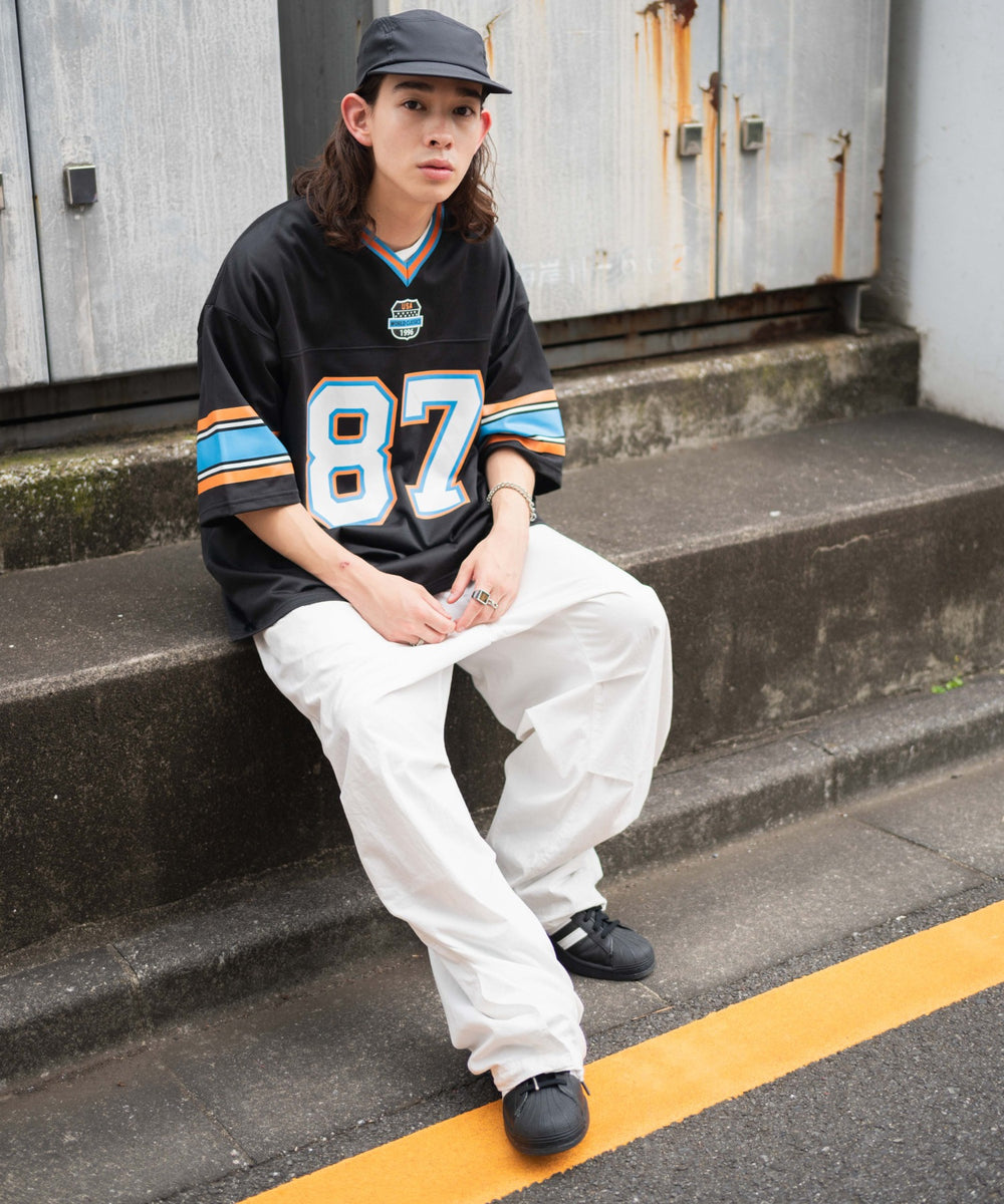 ブラック モデル：174cm L着用