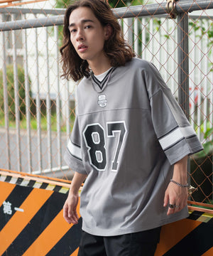 グレー モデル：174cm L着用