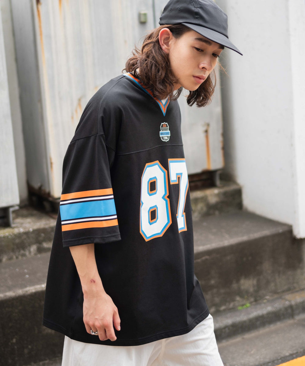 ブラック モデル：174cm L着用