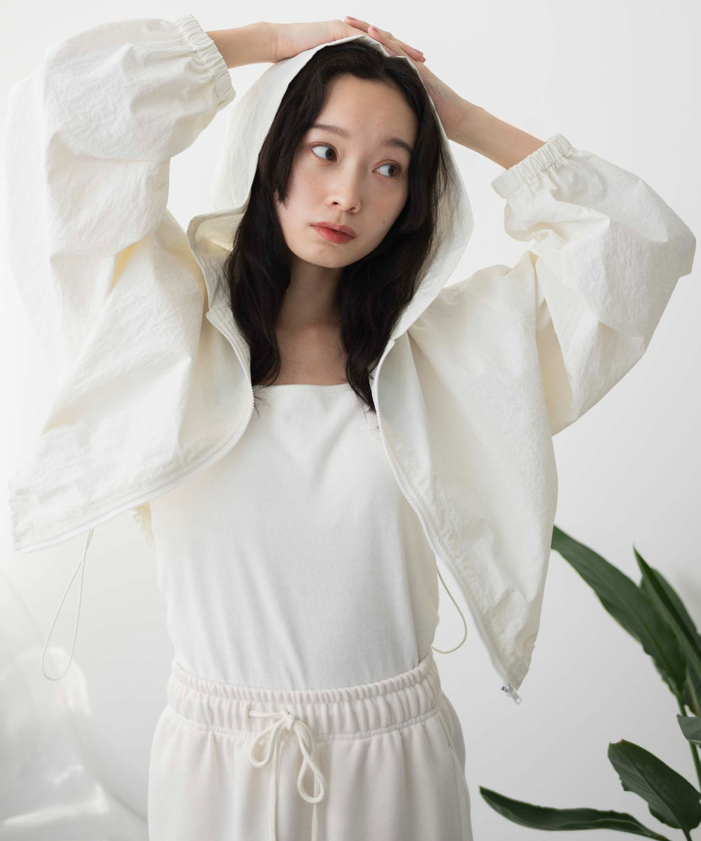 オフホワイト　モデル:161cm F着用