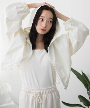 オフホワイト　モデル:161cm F着用