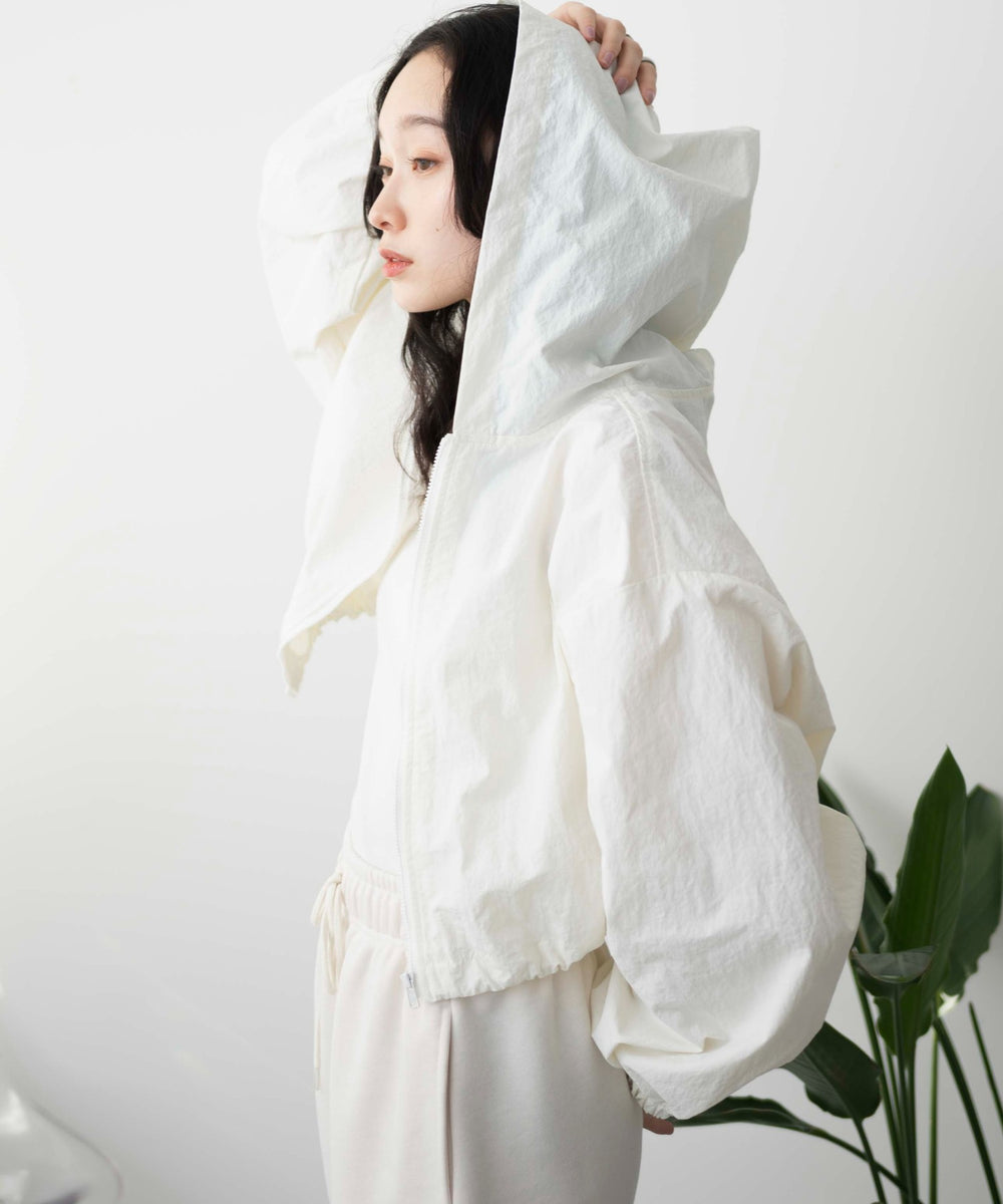 オフホワイト　モデル:161cm F着用