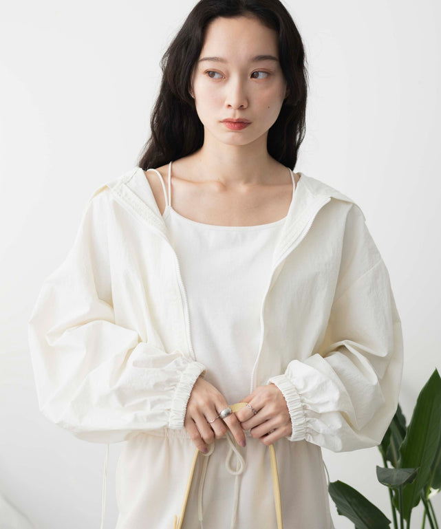 オフホワイト　モデル:161cm F着用