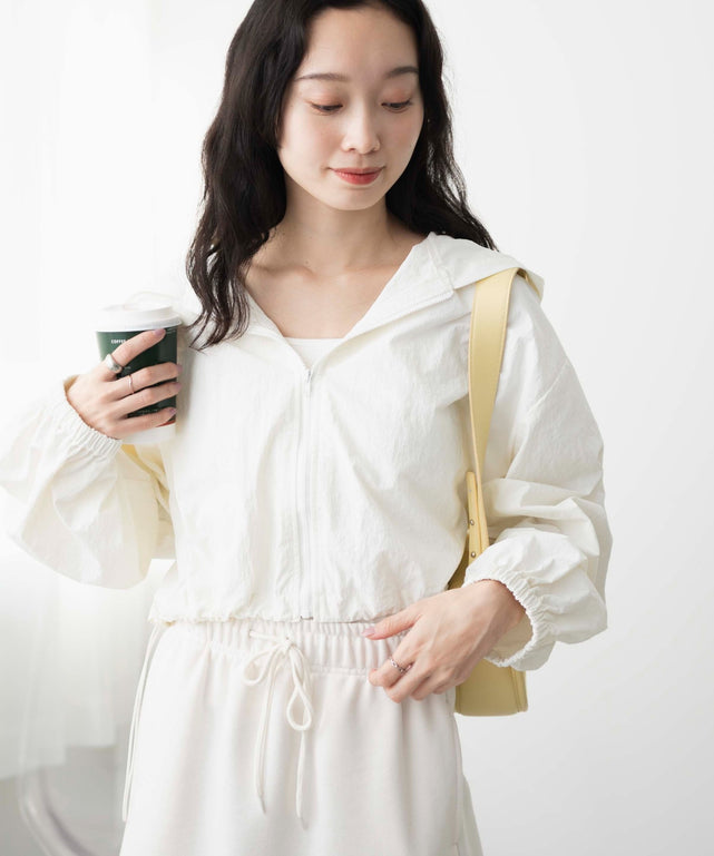 オフホワイト　モデル:161cm F着用