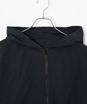 ショートナイロンブルゾン