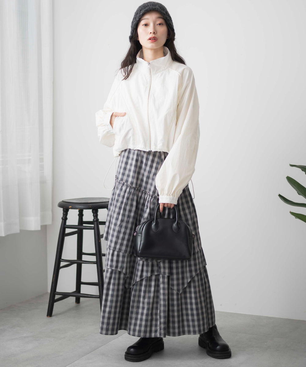 ホワイト　モデル:161cm F着用