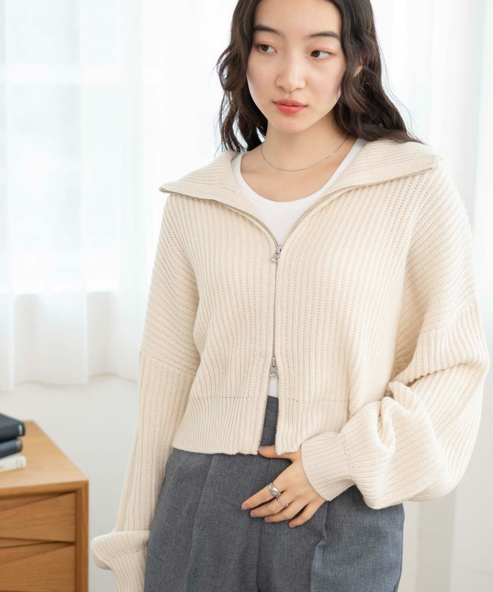 ホワイトアイボリー　モデル:163cm F着用