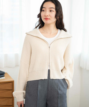 ホワイトアイボリー　モデル:163cm F着用