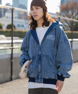 デニム淡加工色 モデル：174cm L着用