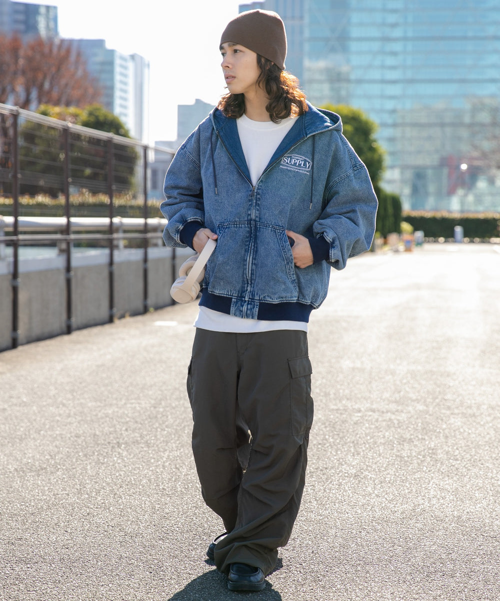 デニム淡加工色 モデル：174cm L着用