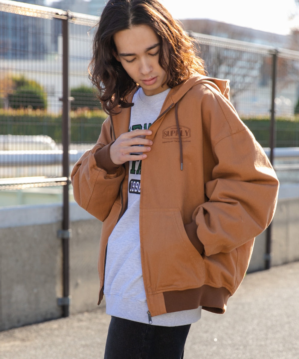 ブラウン モデル：174cm L着用