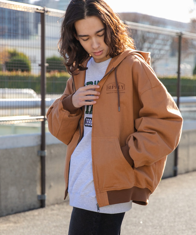 ブラウン モデル：174cm L着用