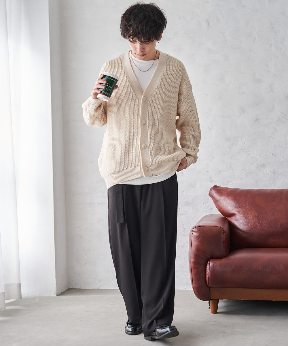 ホワイト モデル：175cm L着用